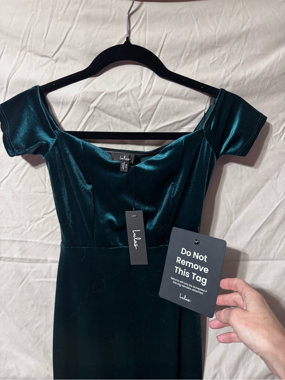 Lulu's Dark Emerald Off-Shoulder Velvet Mermaid Midi Dress - Picture 5 of 11